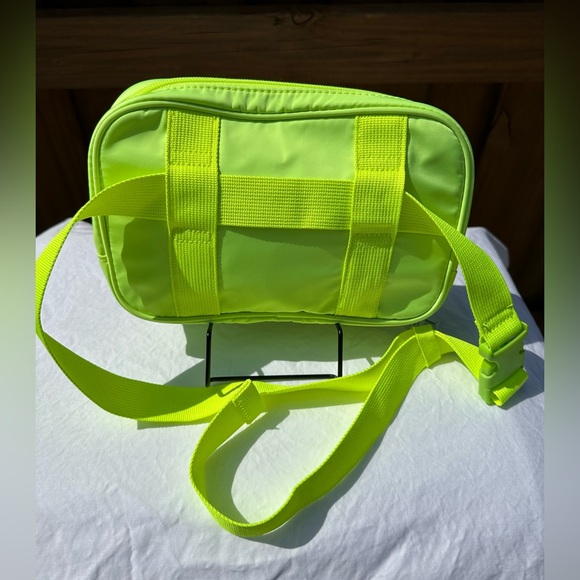 Gap Neon Green Fanny Pack NWT - Picture 2 of 6